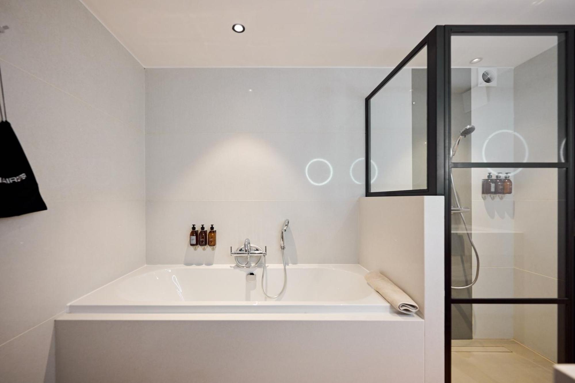 Hotel La Malle Poste Рошфор Екстериор снимка