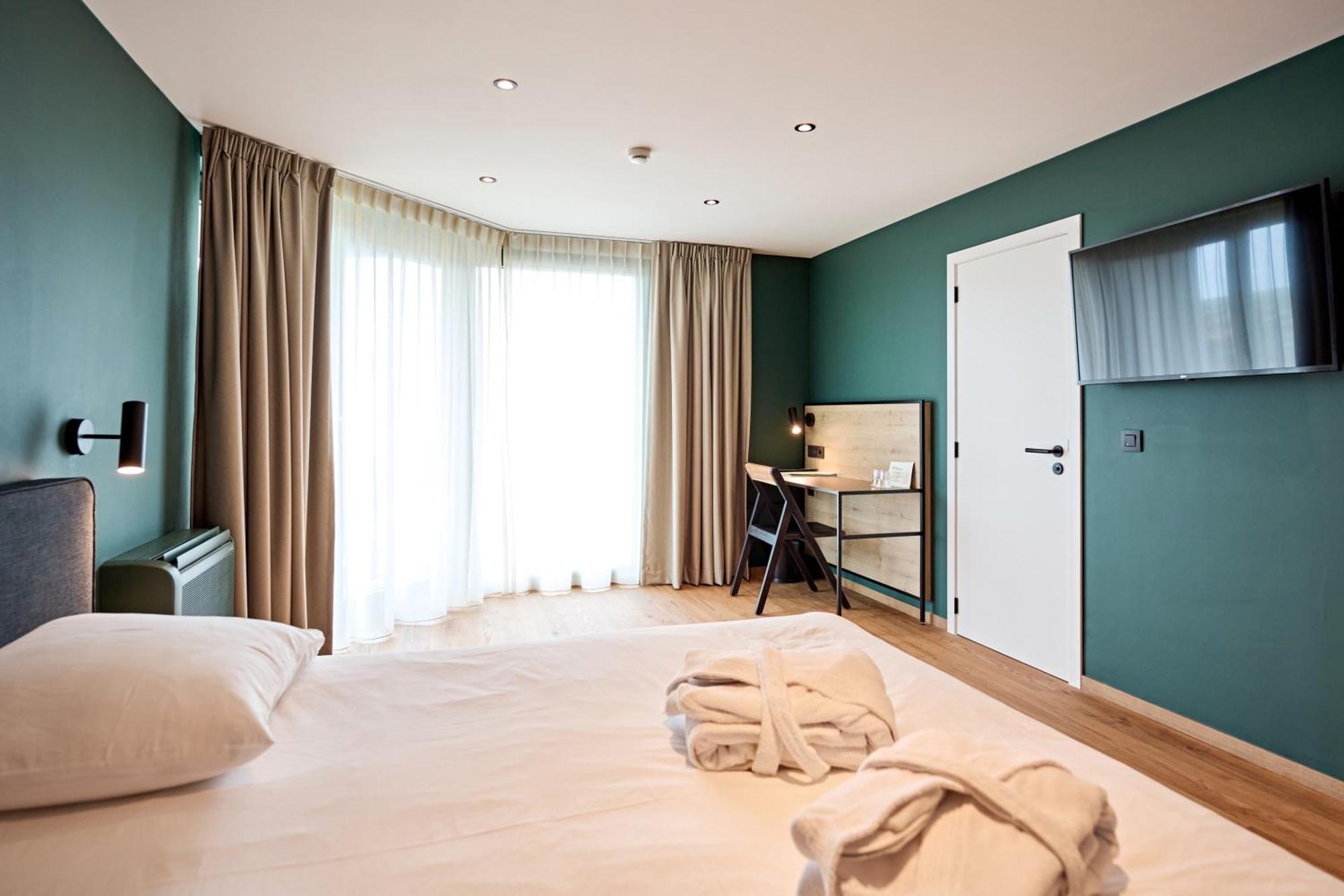 Hotel La Malle Poste Рошфор Екстериор снимка