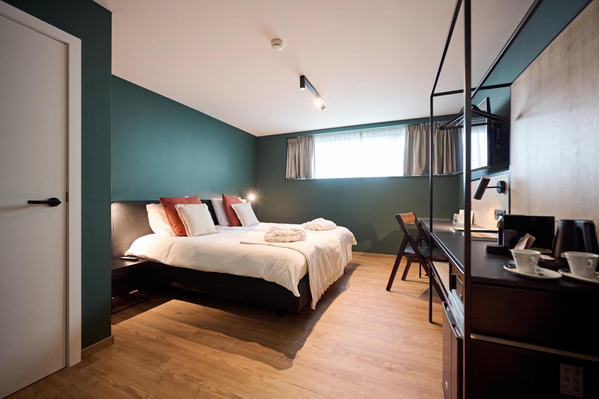 Hotel La Malle Poste Рошфор Екстериор снимка